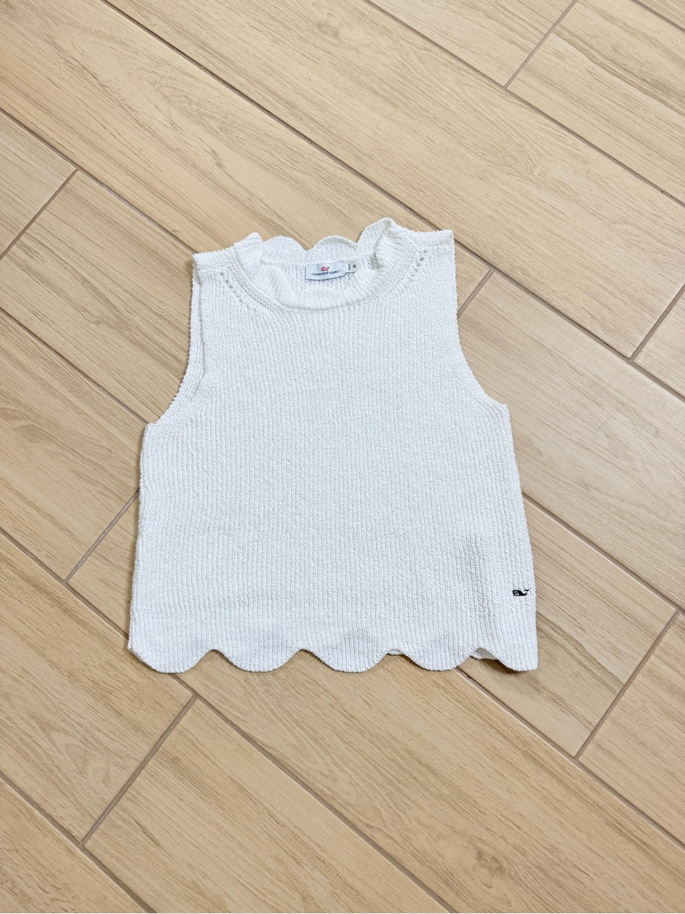 Vineyard Vines White Scalloped Sweater Tank Top Size S Preppy Coastal Knit Whale - Picture 2 of 7